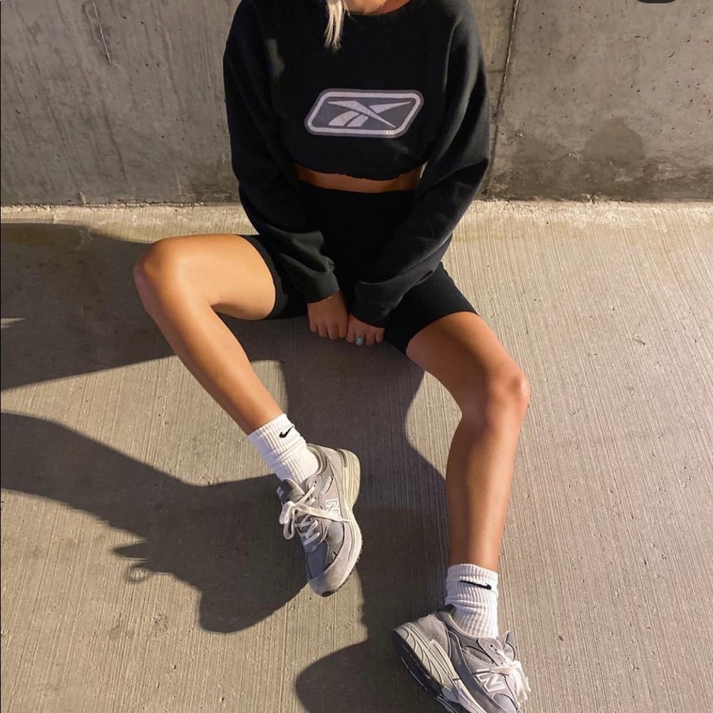 Reebok Vintage Cropped Sweatshirt Black